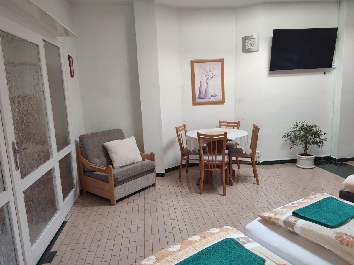 Appartement Pension Dana Karaskova à Kutná Hora Extérieur photo